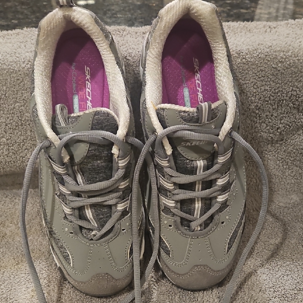 Skechers Women's Gray Athletic Shoes